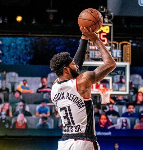 开云体育-塞尔维亚队不断突破！，穆雷连续十场比赛得分超过反败为胜引发球迷热议-开云体育